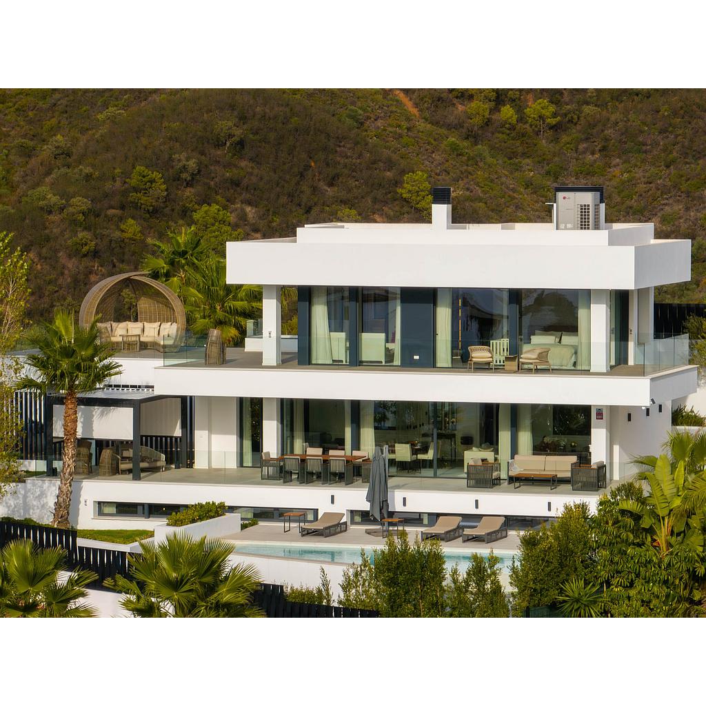 Villa moderna en Nueva Andalucia