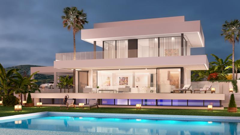 Luxury detached villas with golf &amp; sea views in the Golden Mile
