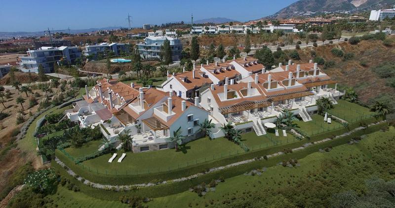 Luxury townhouses in &quot;la Reserva del Higuerón&quot; in Benalmádena