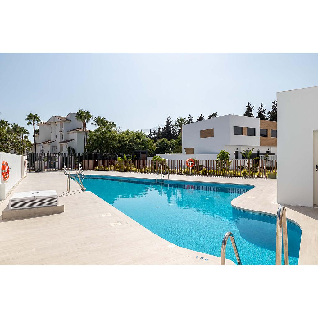 Modern townhouse in Nueva Andalucía, Marbella