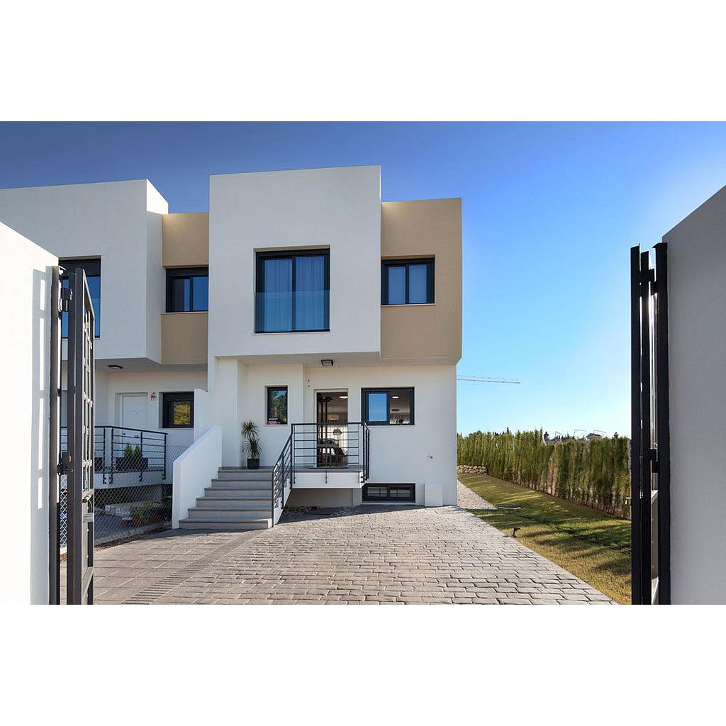 Townhouses in Alhaurin de la Torre, Malaga