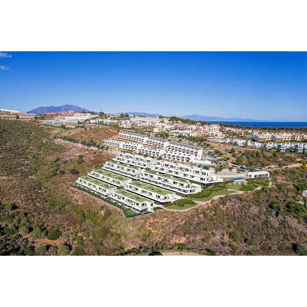 Townhouses with sea views in Manilva